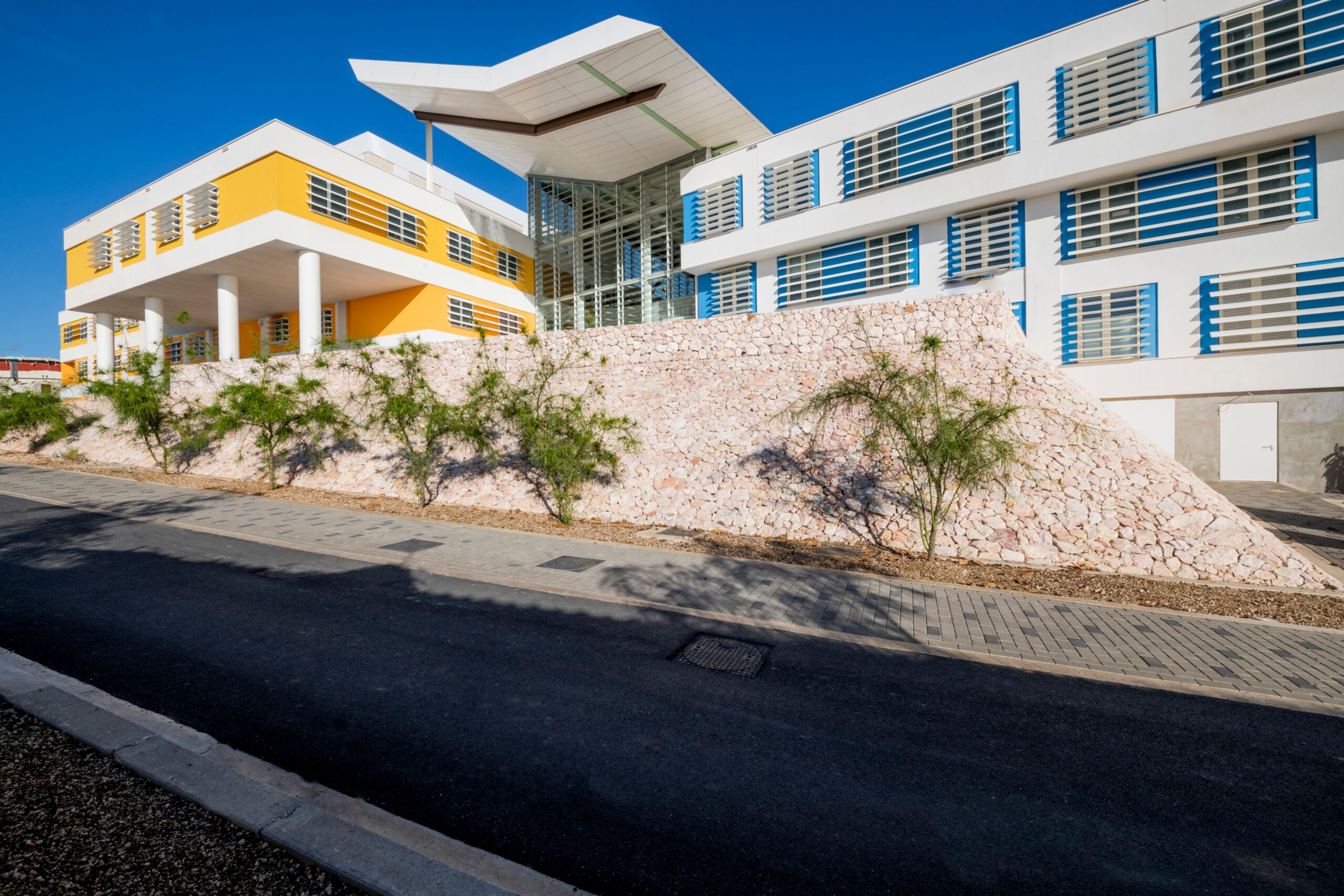 Foto van het Curaçao Medical Center, waar Twintos een HiX-migratie in recordtijd voor heeft uitgevoerd