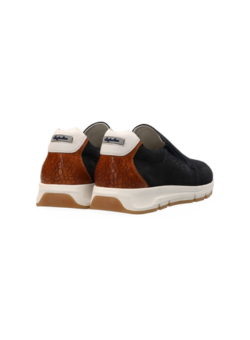 Australian Sneaker Eagle