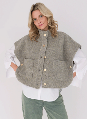 Anna van Toor Gilet 26a11-02191