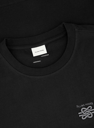 Filling Pieces T-shirt Embroidered Knot
