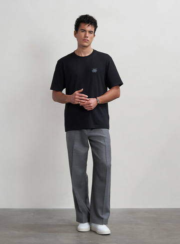 Filling Pieces T-shirt Embroidered Knot