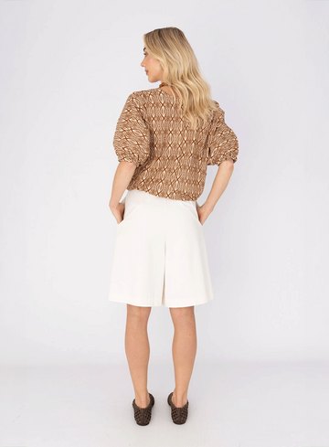 Anna van Toor Short