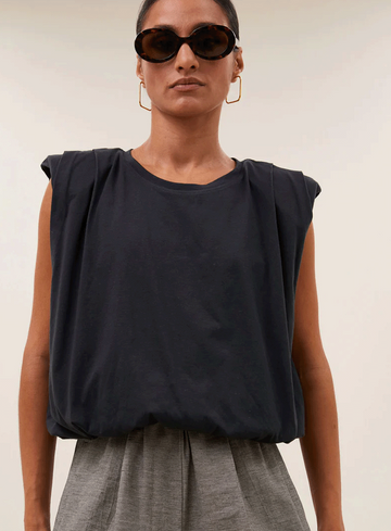 By Bar Top Nilou 26211011 nilou