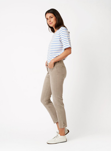 Toni Broek Be Loved 11-32