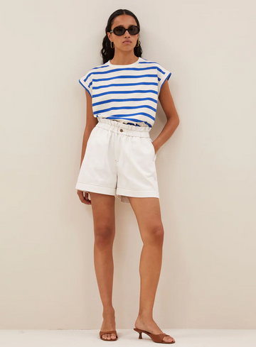 By Bar Short Leon 26218503 leon