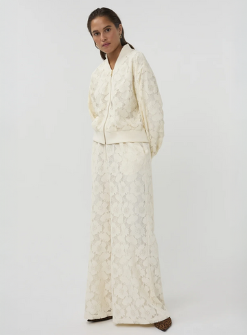 Amaya Broek Jules