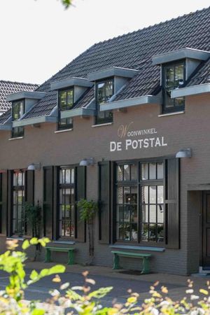 Woonwinkel De Potstal Valburg showroom Pure & Original