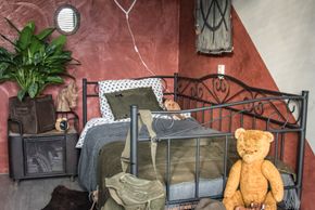 Cardinal Red Marrakech Walls Yvonne Kwakkel Pure & Original