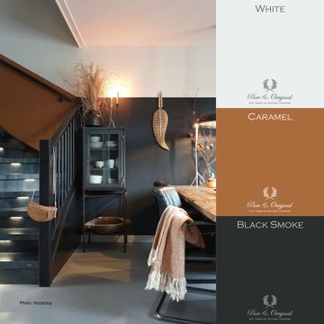 Woonkamer in zwart, wit en bruin gele Caramel tint Pure & Original