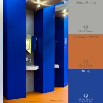 badkamer met blauwe muren en grijze muren oranje vloer Pure & Original