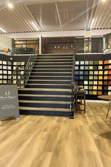 Decokay Elenbaas-Noom Goes showroom Pure & Original