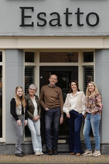 Esatto Wonen showroom Pure & Original
