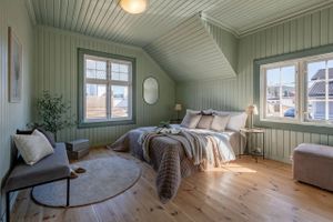 Hana Alendar Pure & Original