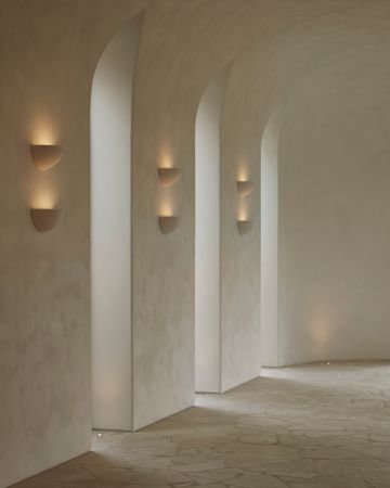 Fresco lime paint in colour Orchid White by Pure & Original Paint, Design by Lune1960, picture by Niamh Barry