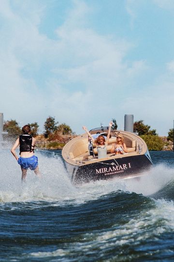Rapsody Tender water skiing
