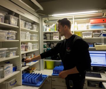 Verpleegkundige biedt ondersteuning bij GGZ inGeest