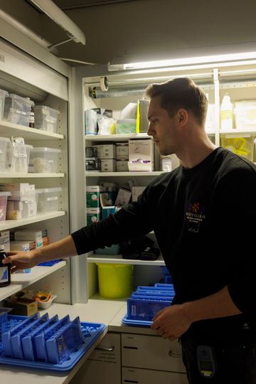 Verpleegkundige biedt ondersteuning bij GGZ inGeest